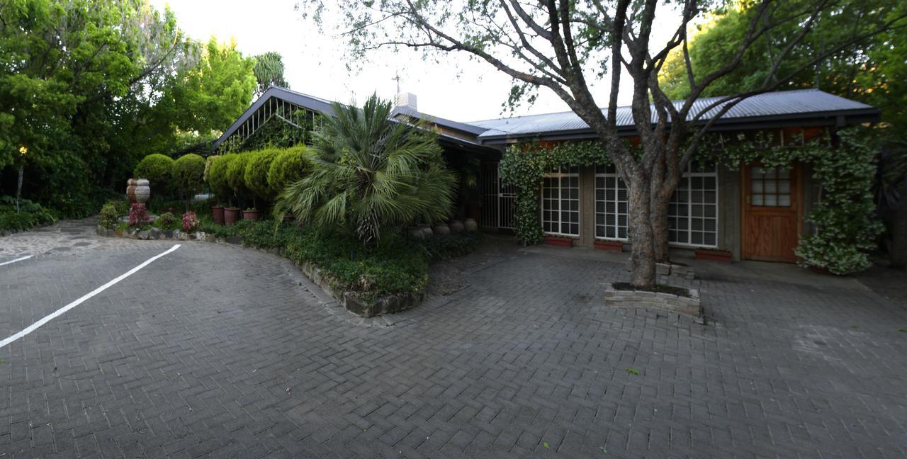 Dias Guest House Bloemfontein Buitenkant foto